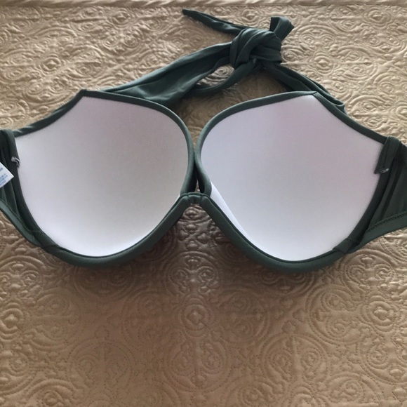 Clothes - Picture 3 of 3